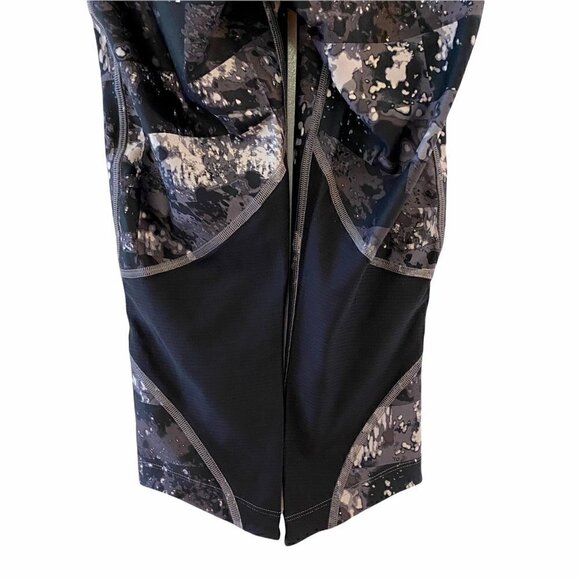 Under Armour Heat Gear Womens Fly Fast Printed Capri Pants Black Small NEW - Picture 3 of 10